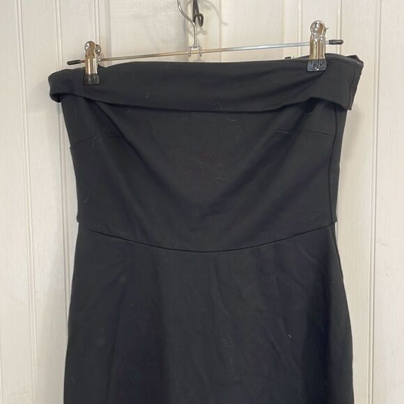 Banana Republic strapless little black dress size 2 - Picture 2 of 9